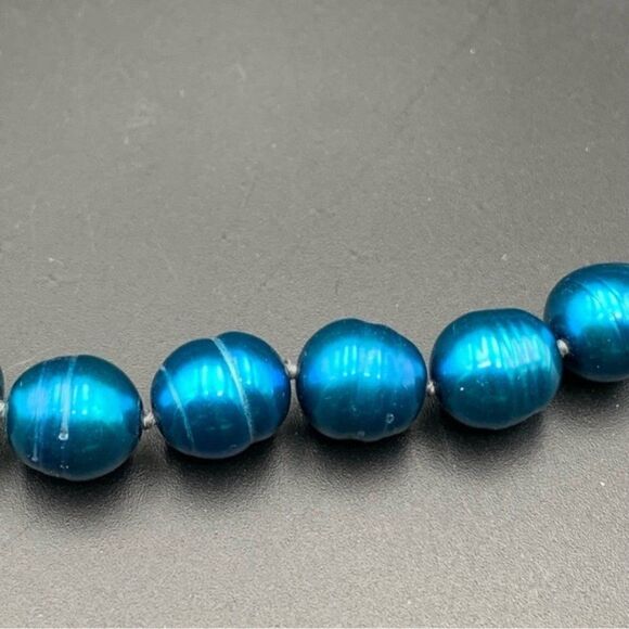 Woman’s Stunning color blue real freshwater pearls - Picture 3 of 6